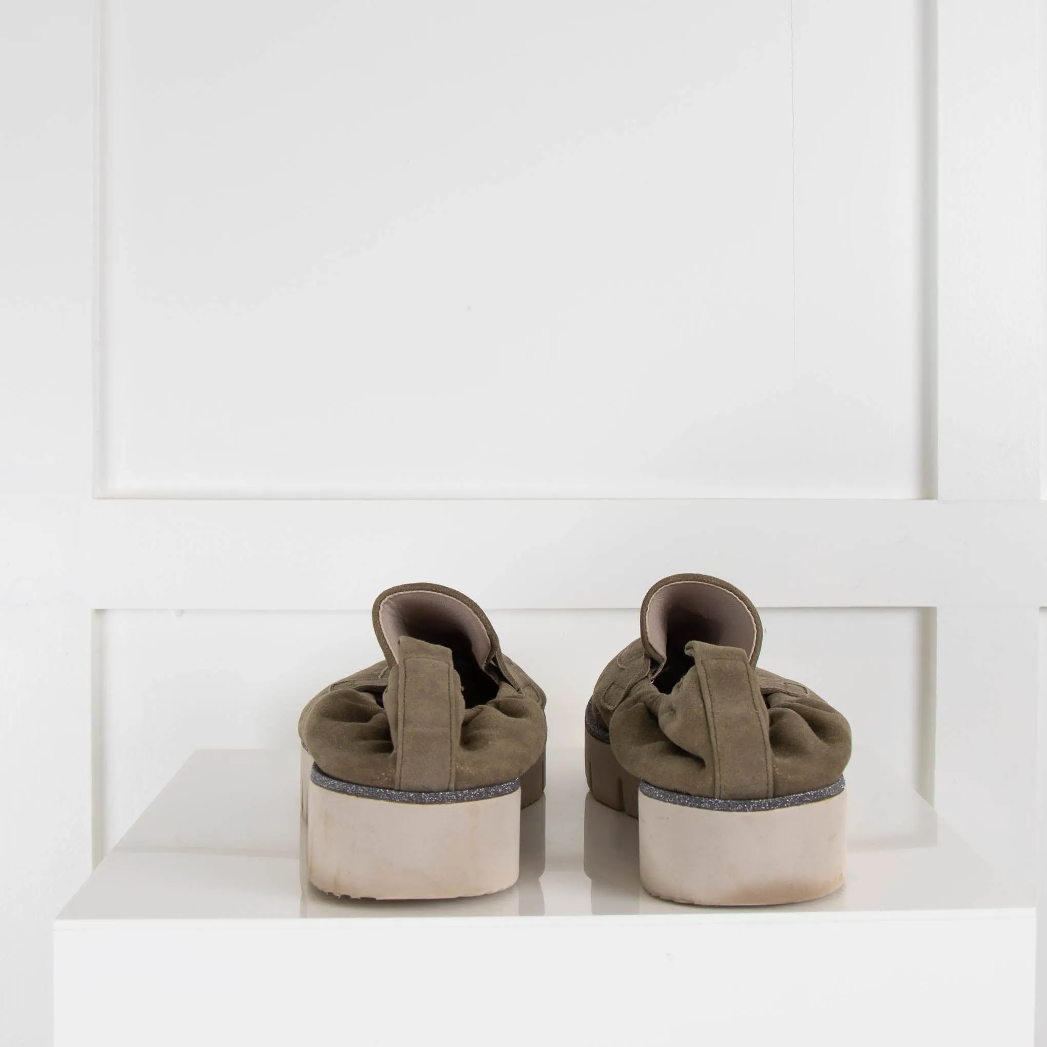 Kennel & Schmenger Khaki Suede Loafers