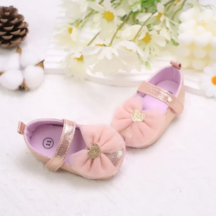 Lace Style Princess Gold Hearted Shoes